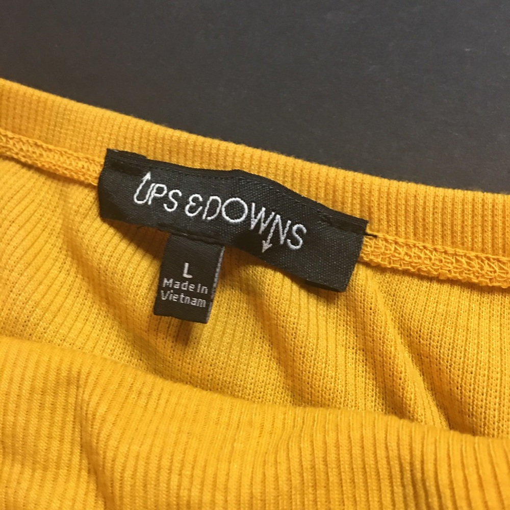 Halter top - Picture 6 of 8